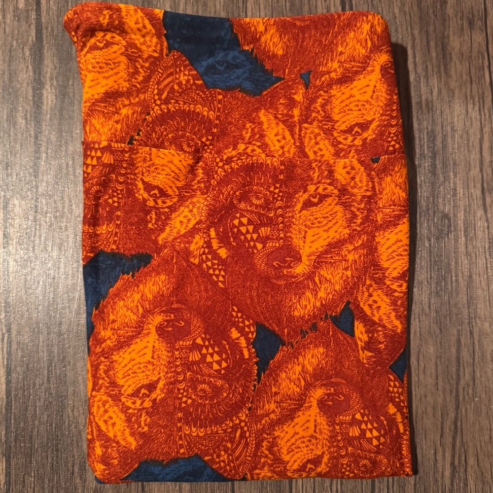 NEW LuLaRoe TC2 Leggings Tribal Wolves Wolf
